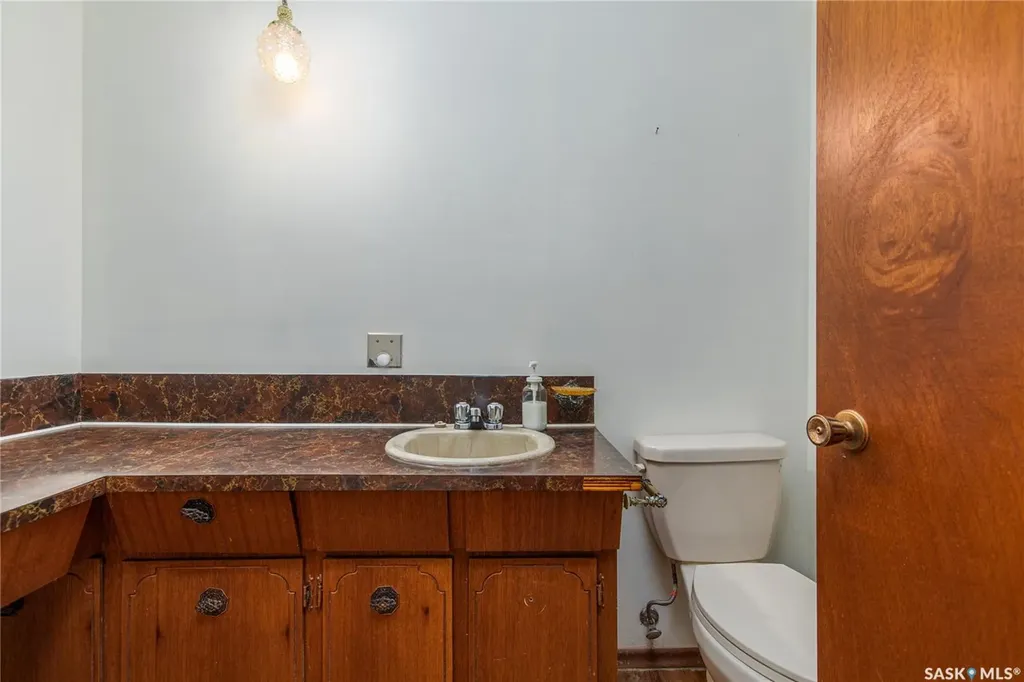 1426 Spadina Street Moose Jaw SK S6H 7C9