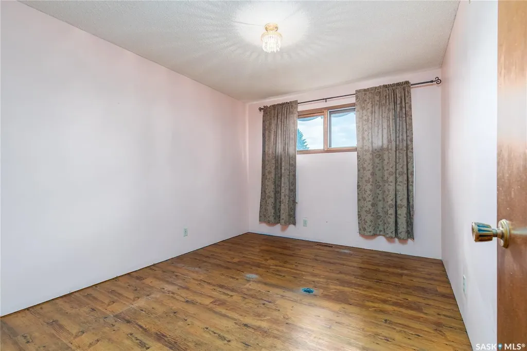 1426 Spadina Street Moose Jaw SK S6H 7C9