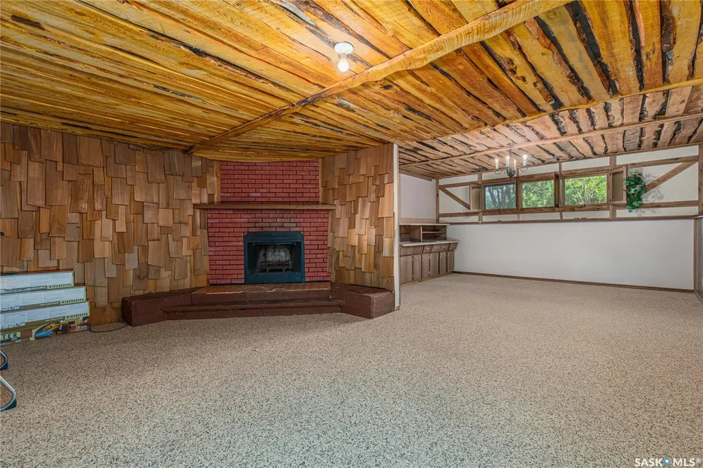 1426 Spadina Street Moose Jaw SK S6H 7C9