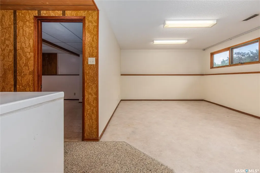 1426 Spadina Street Moose Jaw SK S6H 7C9