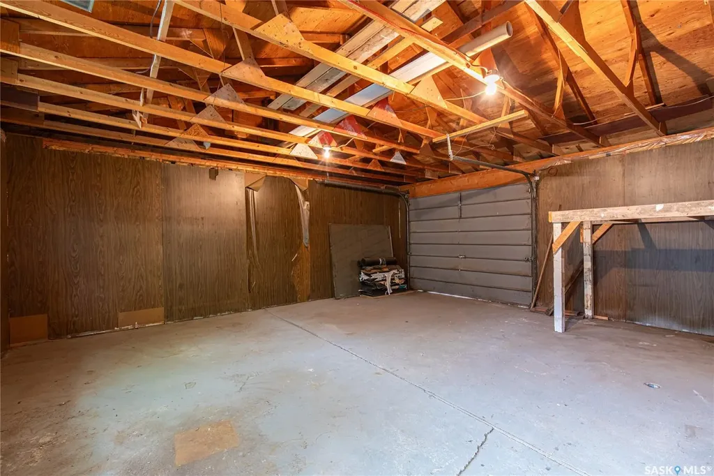 1426 Spadina Street Moose Jaw SK S6H 7C9