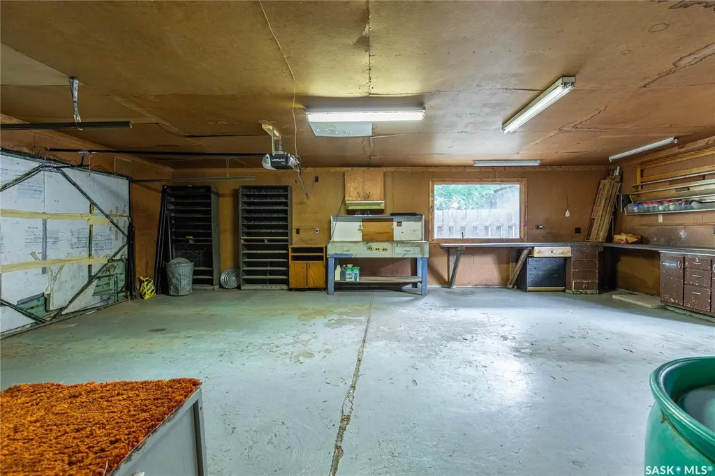 1426 Spadina Street Moose Jaw SK S6H 7C9