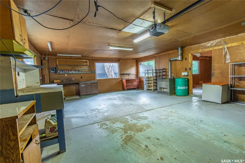 1426 Spadina Street Moose Jaw SK S6H 7C9