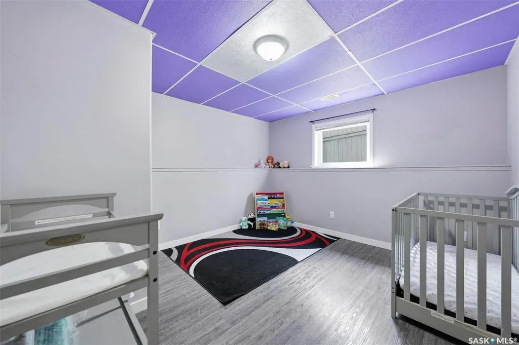 207 Sumner Crescent Saskatoon SK S7L 7L7