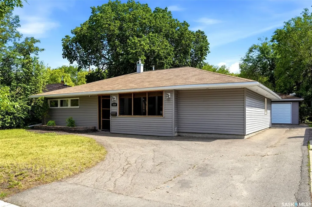 1829 Grant Drive Regina SK S4S 4V5