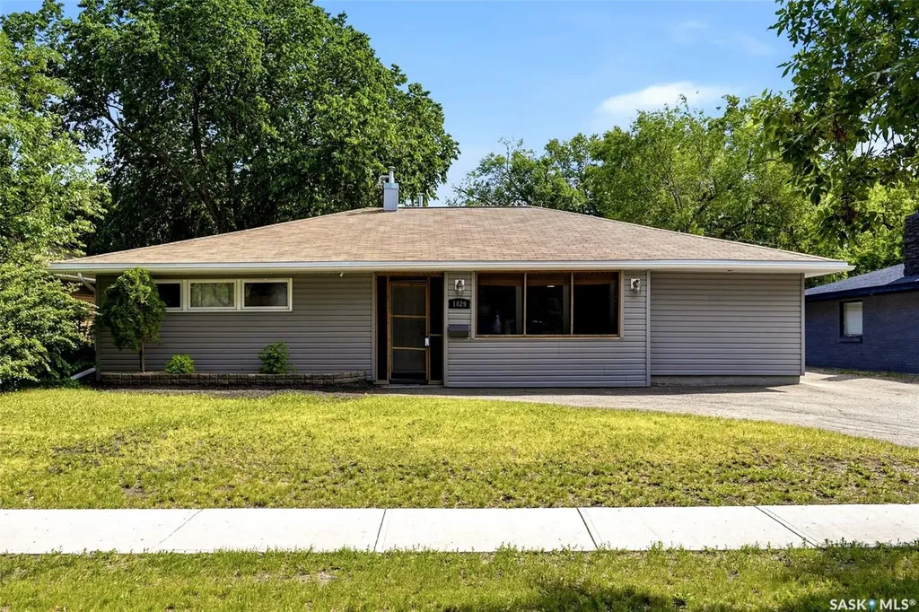 1829 Grant Drive Regina SK S4S 4V5
