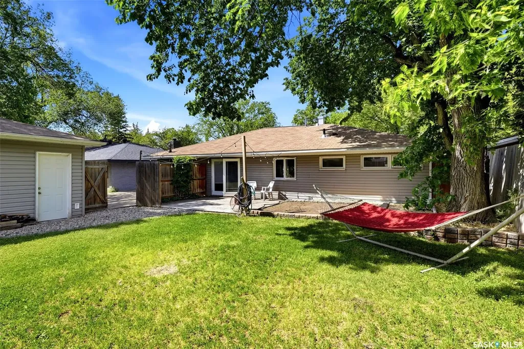 1829 Grant Drive Regina SK S4S 4V5