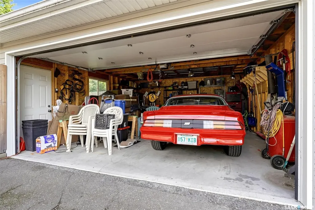 1829 Grant Drive Regina SK S4S 4V5