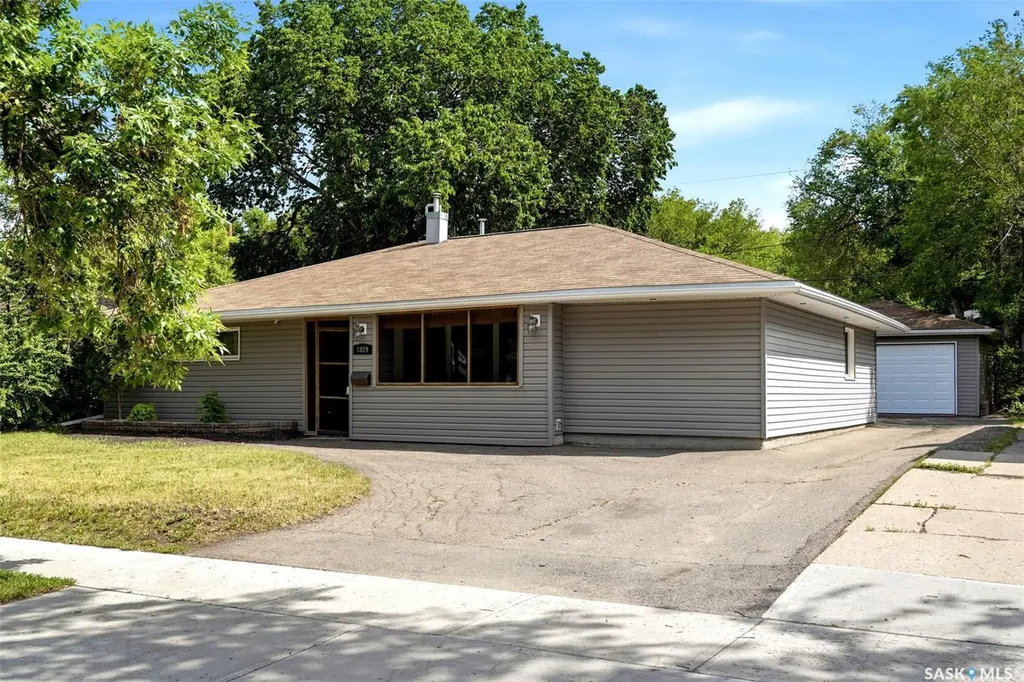 1829 Grant Drive Regina SK S4S 4V5