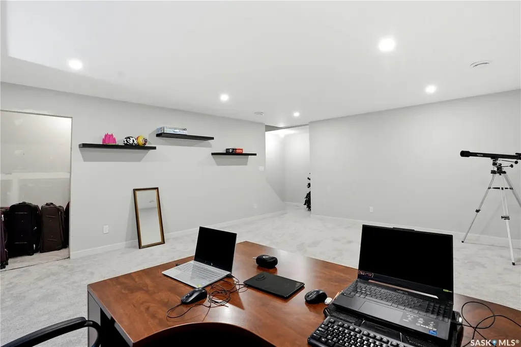 1015 Patrick Crescent Saskatoon SK S7W 0M3