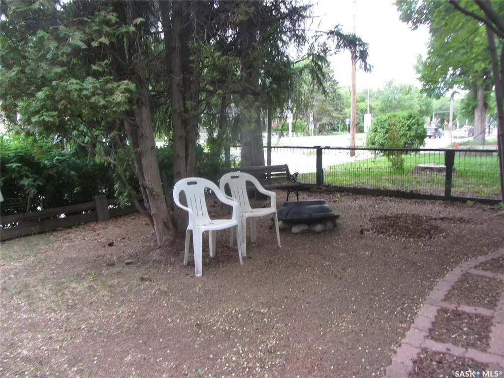 914 Victoria Avenue Saskatoon SK S7N 2Z6
