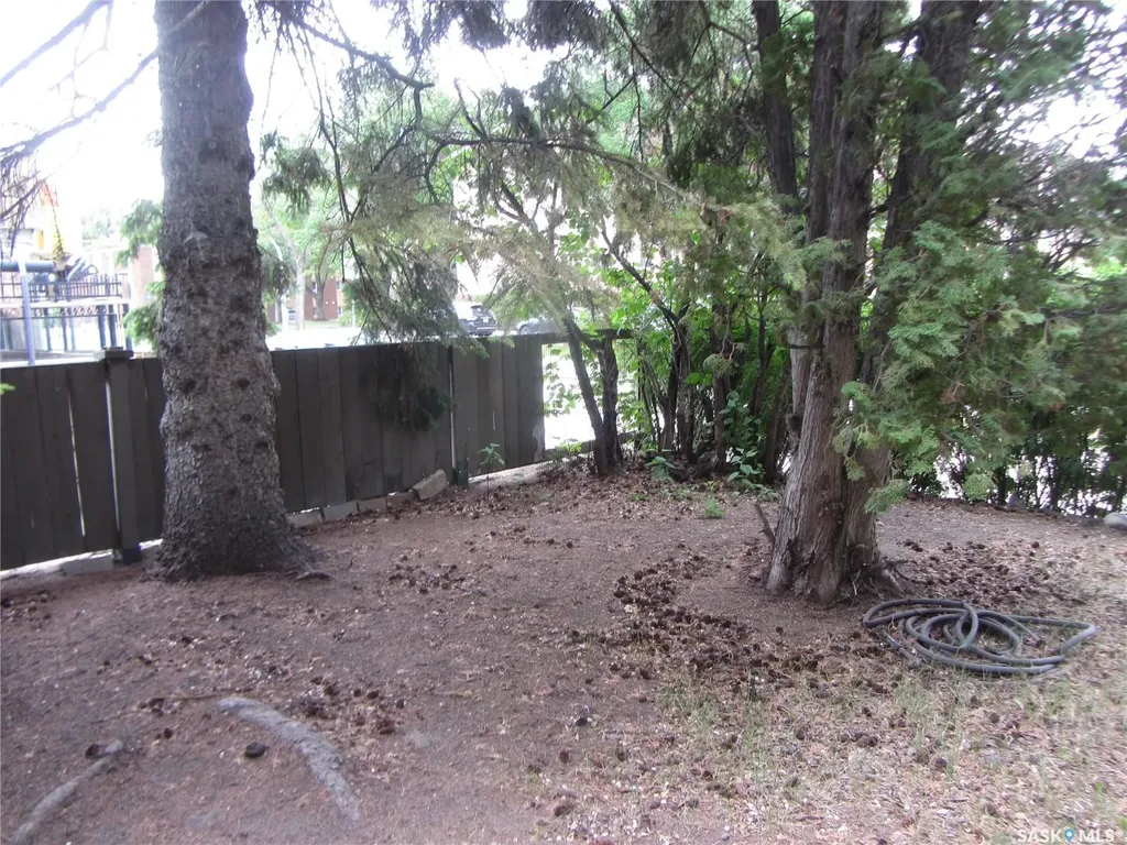 914 Victoria Avenue Saskatoon SK S7N 2Z6