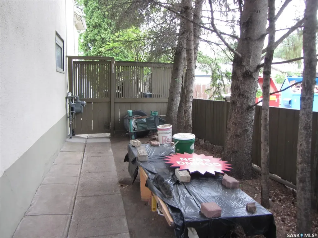 914 Victoria Avenue Saskatoon SK S7N 2Z6