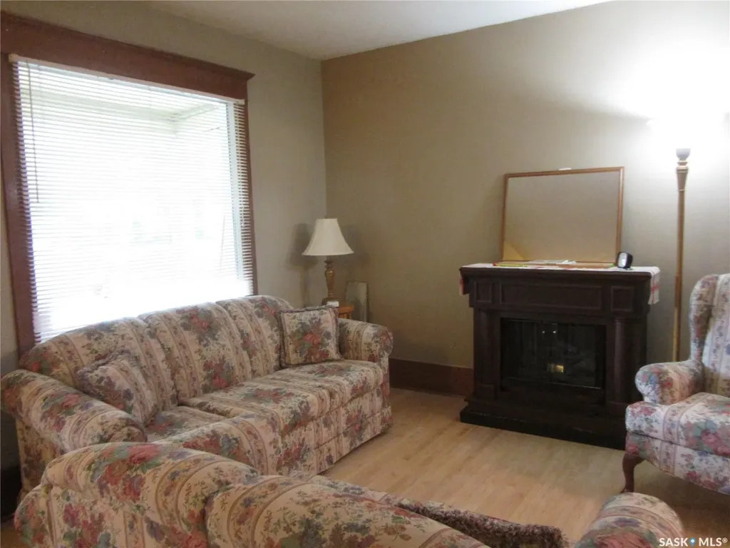 914 Victoria Avenue Saskatoon SK S7N 2Z6