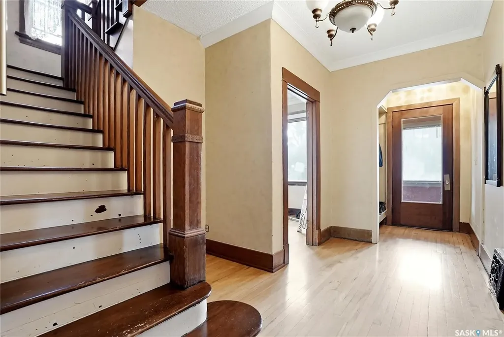 332 I Avenue S Saskatoon SK S7M 1Y2