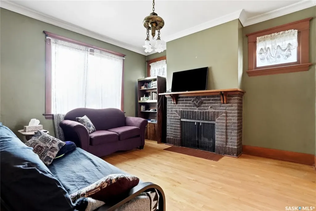 332 I Avenue S Saskatoon SK S7M 1Y2