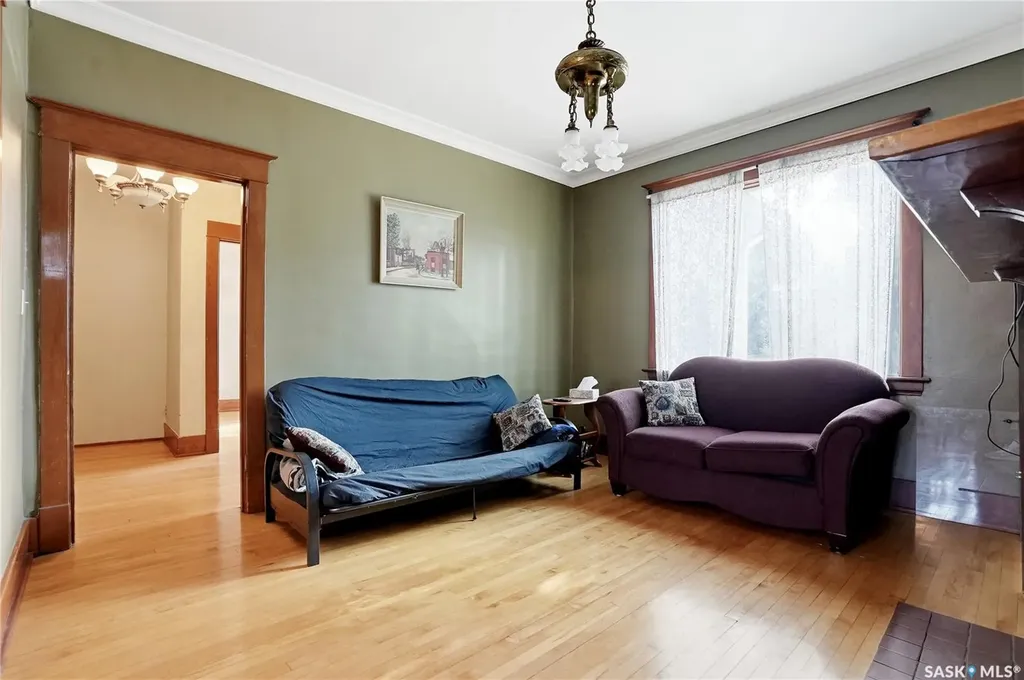 332 I Avenue S Saskatoon SK S7M 1Y2