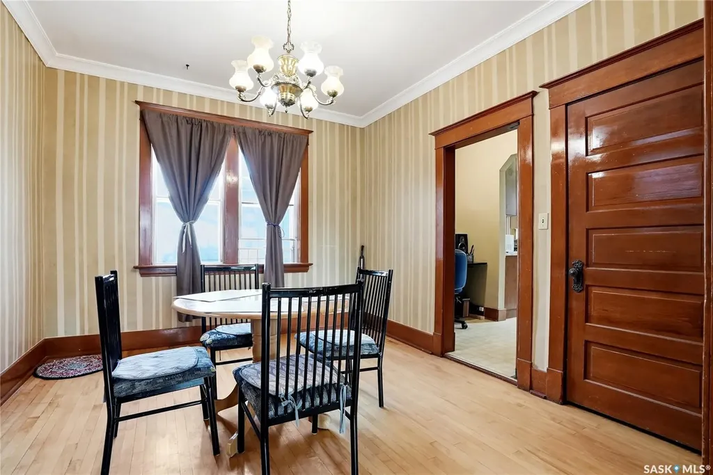 332 I Avenue S Saskatoon SK S7M 1Y2