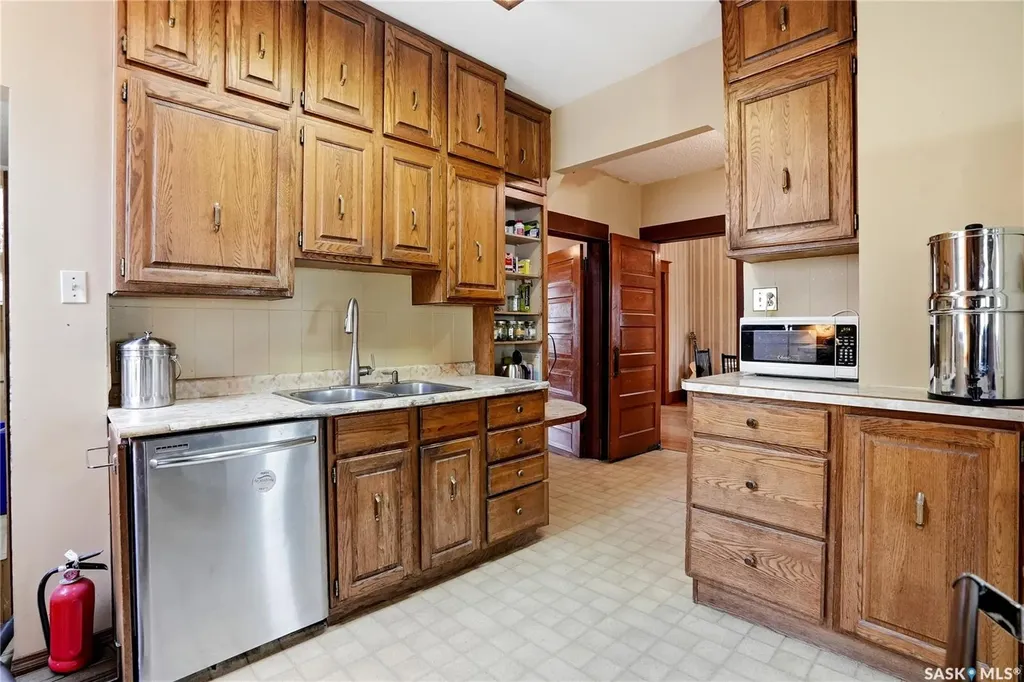 332 I Avenue S Saskatoon SK S7M 1Y2