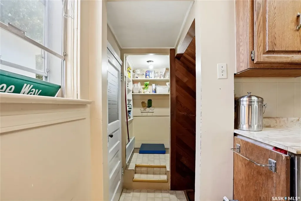 332 I Avenue S Saskatoon SK S7M 1Y2