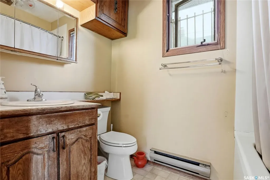 332 I Avenue S Saskatoon SK S7M 1Y2