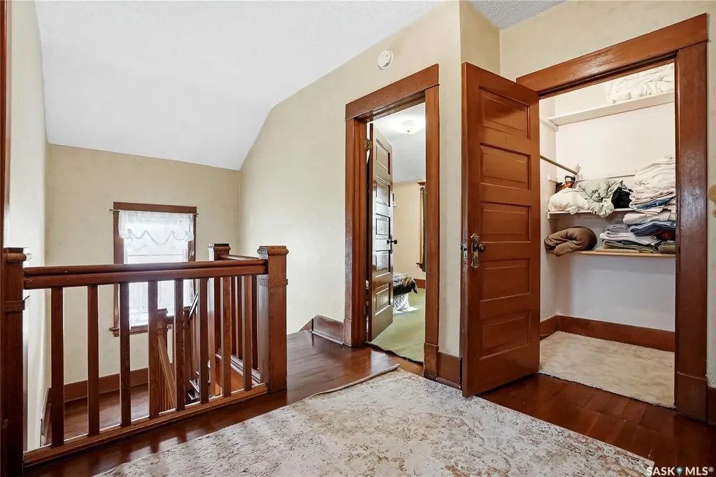 332 I Avenue S Saskatoon SK S7M 1Y2