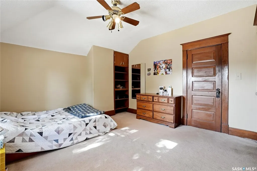 332 I Avenue S Saskatoon SK S7M 1Y2