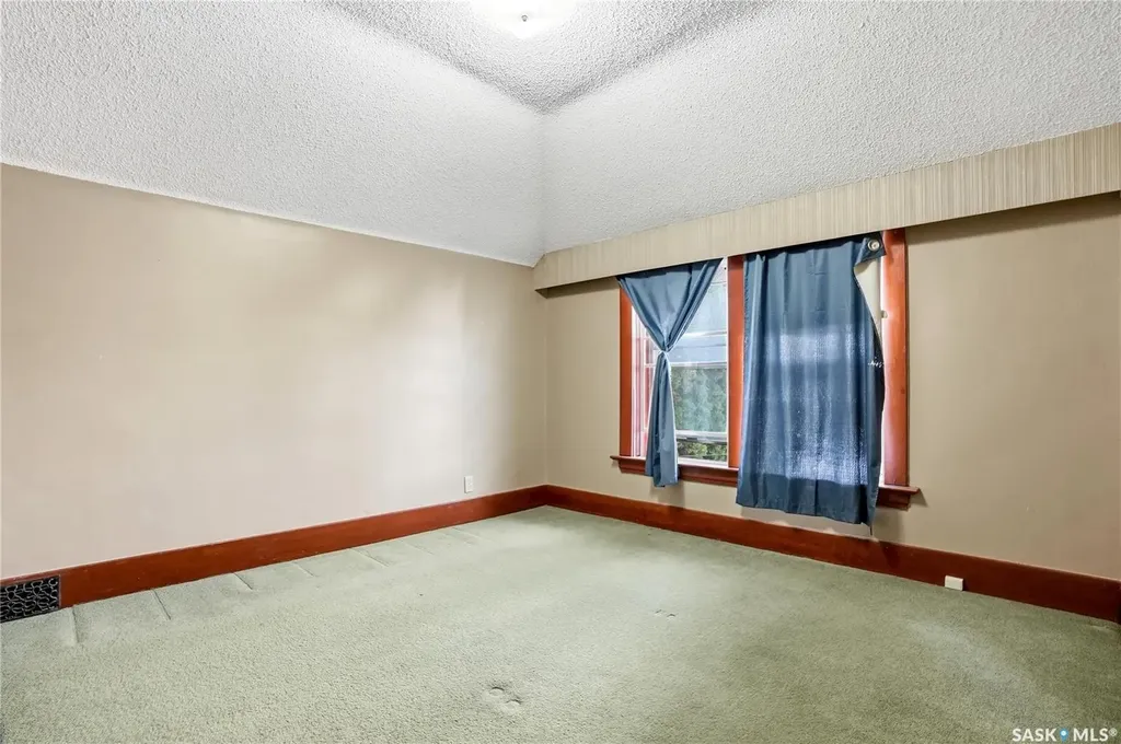 332 I Avenue S Saskatoon SK S7M 1Y2