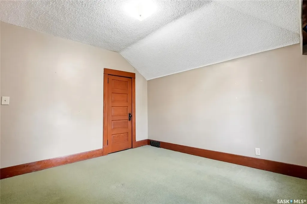 332 I Avenue S Saskatoon SK S7M 1Y2