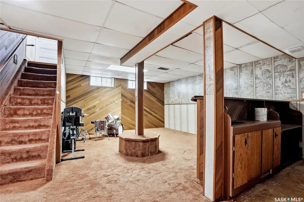 332 I Avenue S Saskatoon SK S7M 1Y2