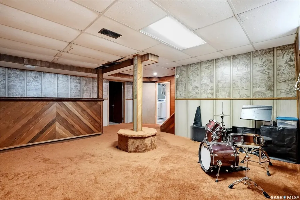 332 I Avenue S Saskatoon SK S7M 1Y2