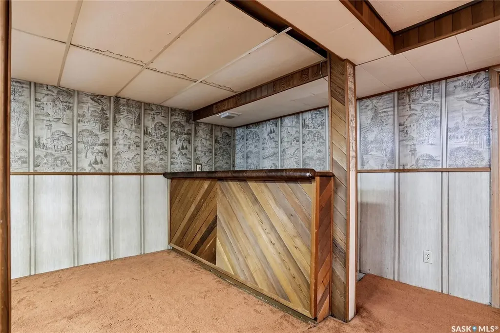 332 I Avenue S Saskatoon SK S7M 1Y2