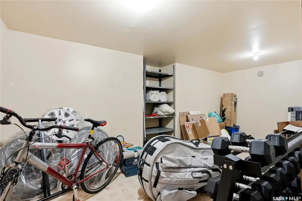 332 I Avenue S Saskatoon SK S7M 1Y2