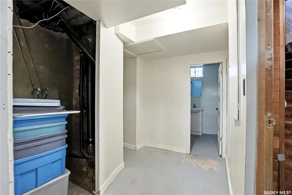 332 I Avenue S Saskatoon SK S7M 1Y2