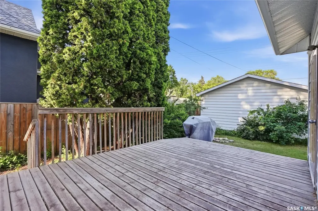 332 I Avenue S Saskatoon SK S7M 1Y2