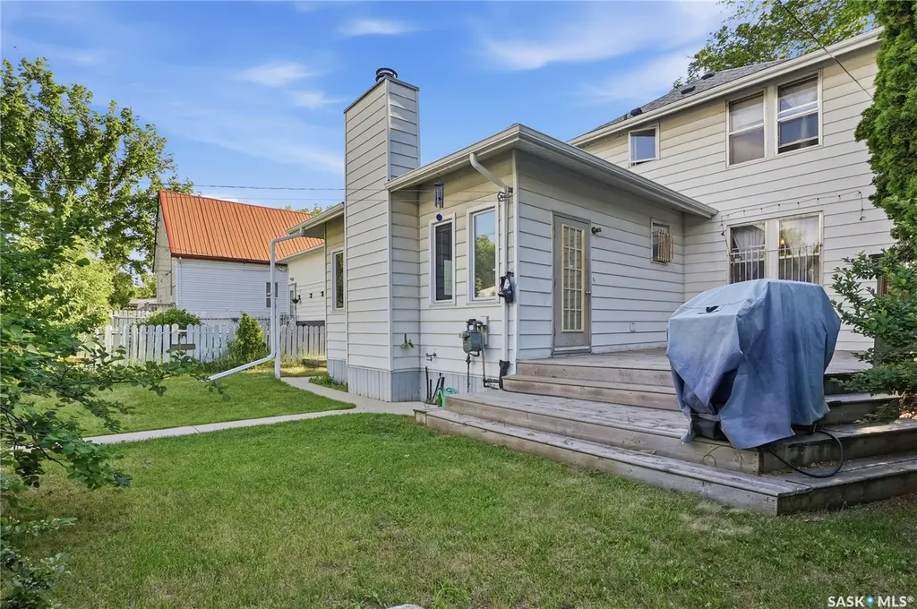 332 I Avenue S Saskatoon SK S7M 1Y2