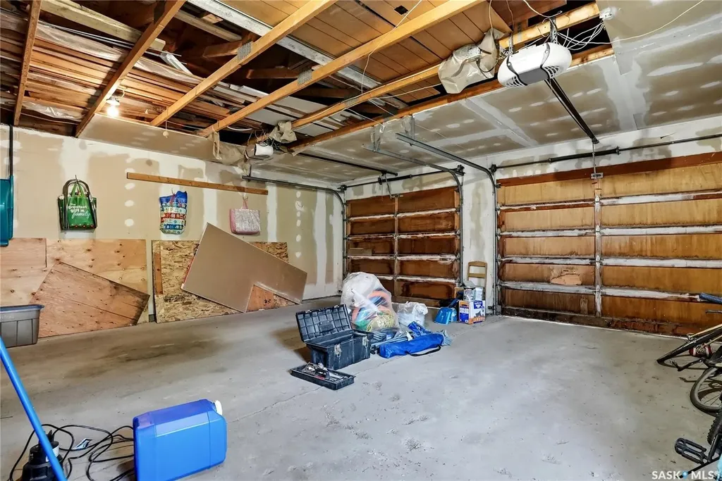 332 I Avenue S Saskatoon SK S7M 1Y2