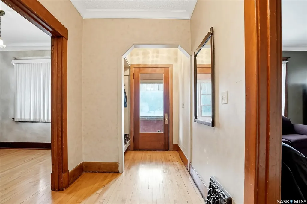 332 I Avenue S Saskatoon SK S7M 1Y2