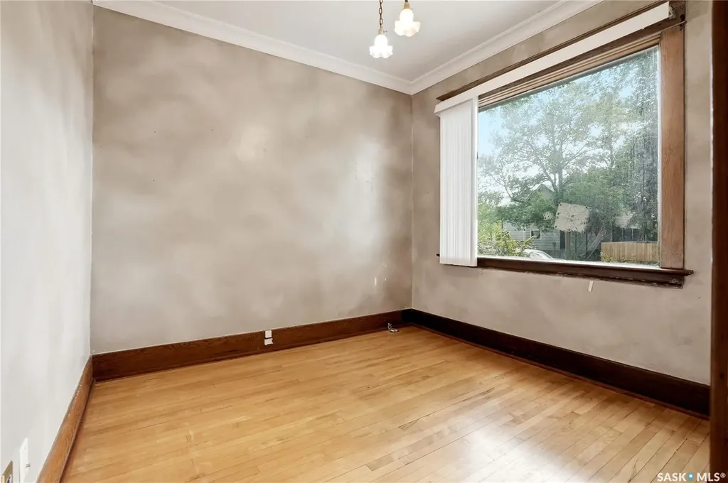332 I Avenue S Saskatoon SK S7M 1Y2
