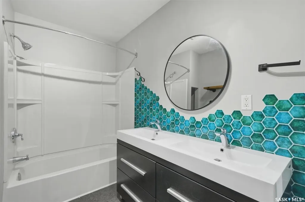 720 Walmer Road Saskatoon SK S7L 0E4