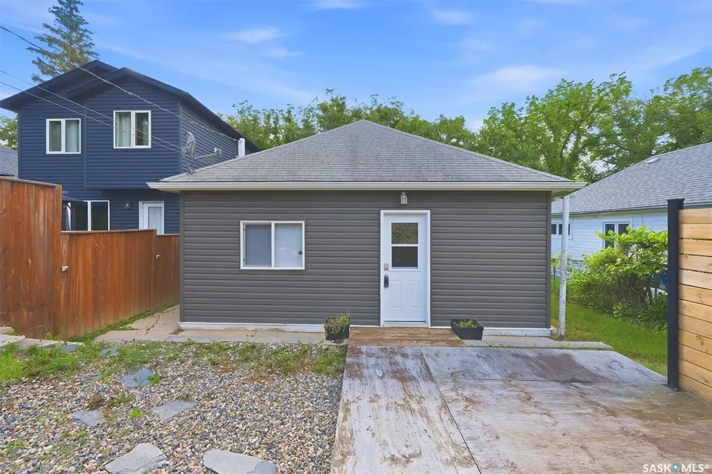720 Walmer Road Saskatoon SK S7L 0E4