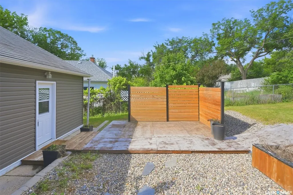 720 Walmer Road Saskatoon SK S7L 0E4