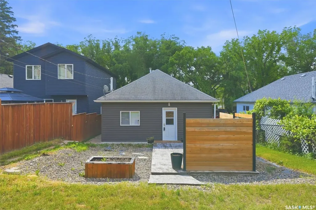 720 Walmer Road Saskatoon SK S7L 0E4