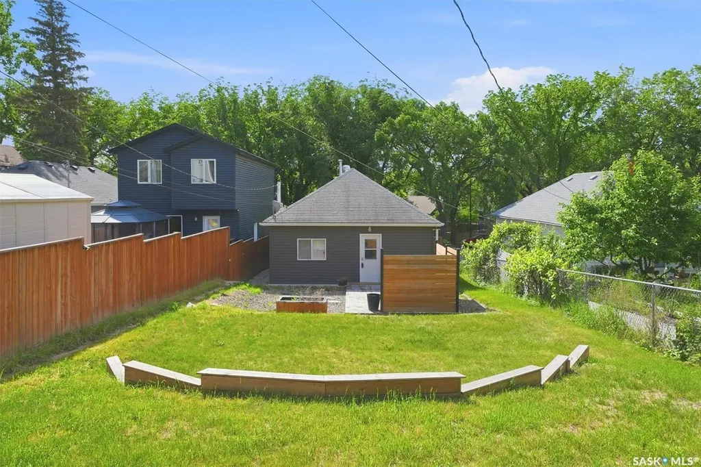 720 Walmer Road Saskatoon SK S7L 0E4