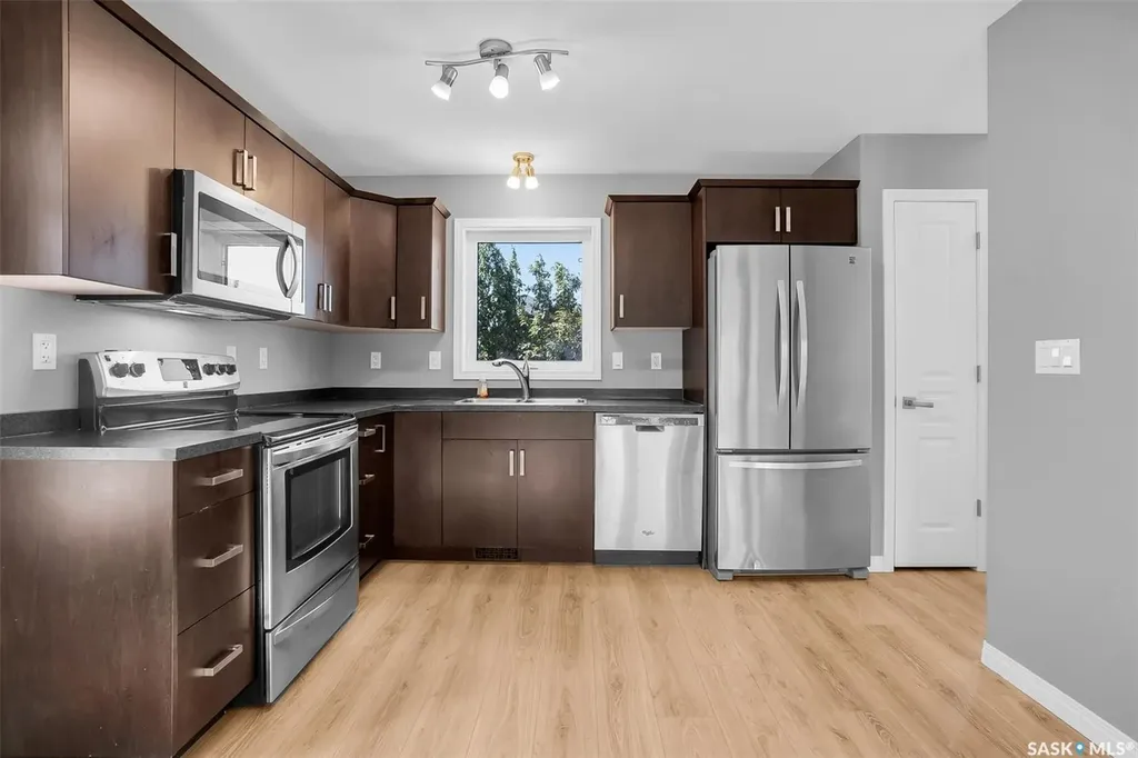 643 Hampton Circle Saskatoon SK S7R 0K1