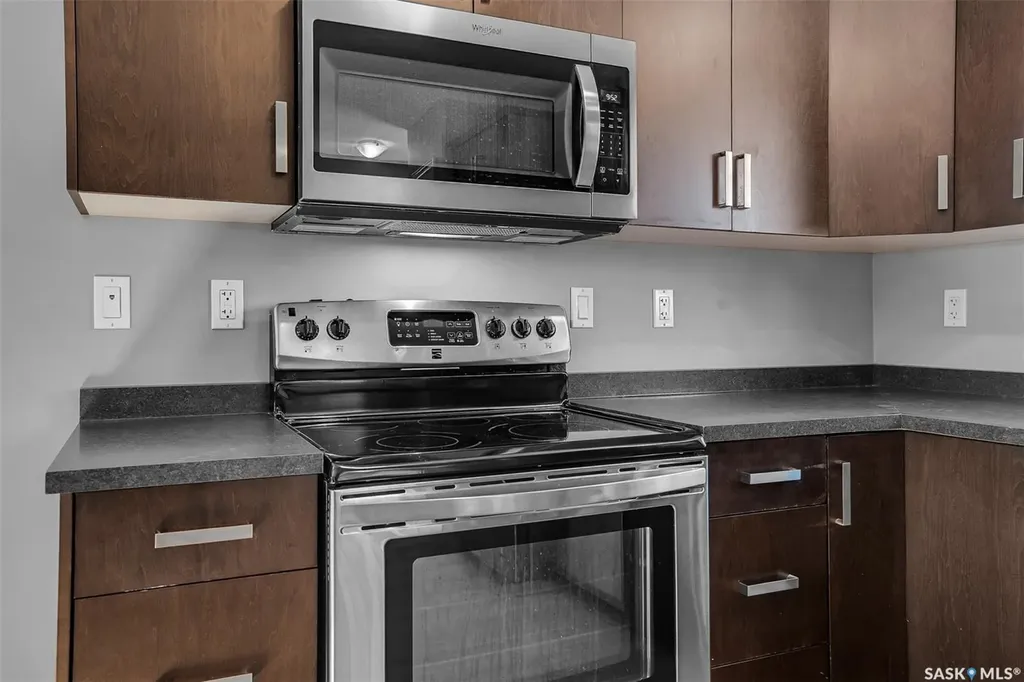 643 Hampton Circle Saskatoon SK S7R 0K1