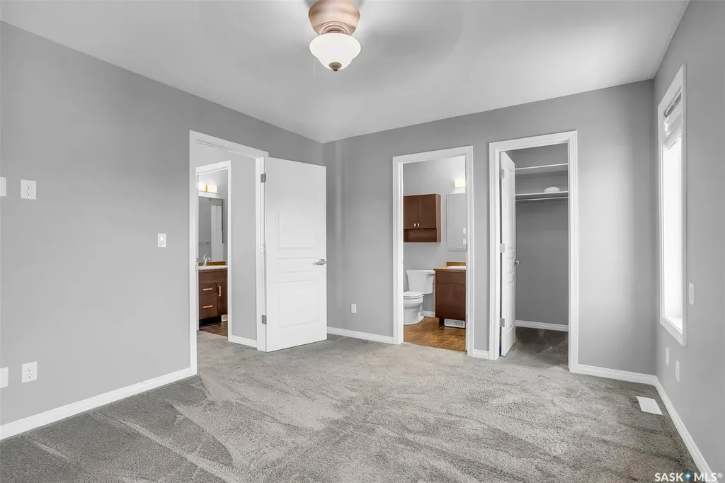 643 Hampton Circle Saskatoon SK S7R 0K1