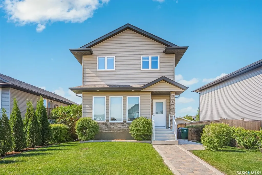 643 Hampton Circle Saskatoon SK S7R 0K1