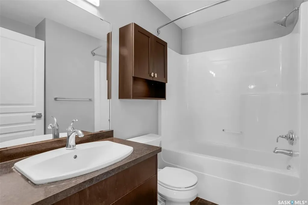 643 Hampton Circle Saskatoon SK S7R 0K1