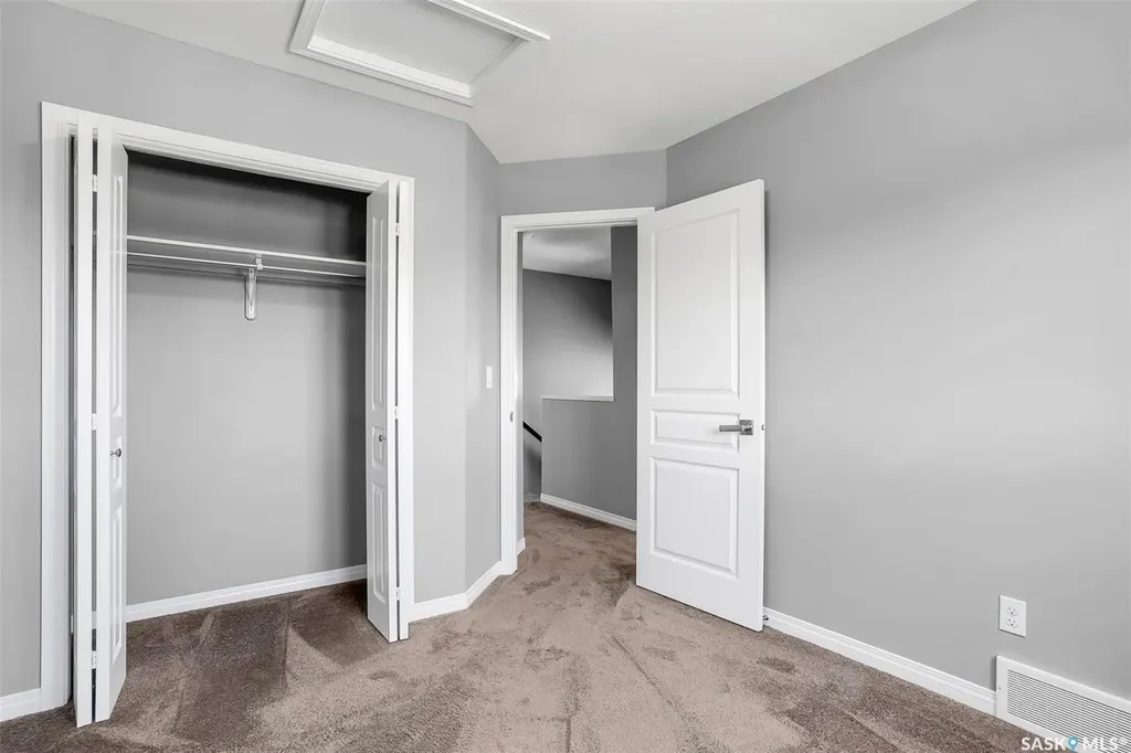 643 Hampton Circle Saskatoon SK S7R 0K1